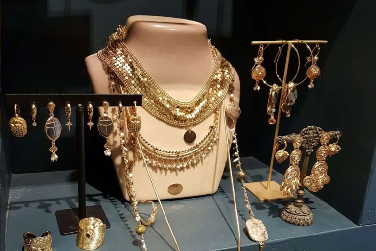 la-super-boutique-de-bijoux-lili-au-soleil
