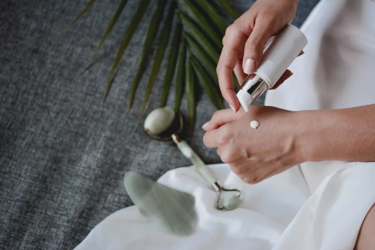 Masque de grossesse ou taches de vieillesse : comment retrouver un teint homogène ?